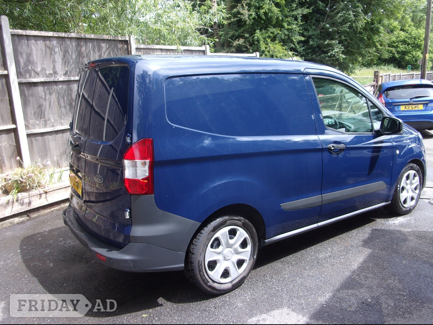 [ berth ]Ford Transit Courier