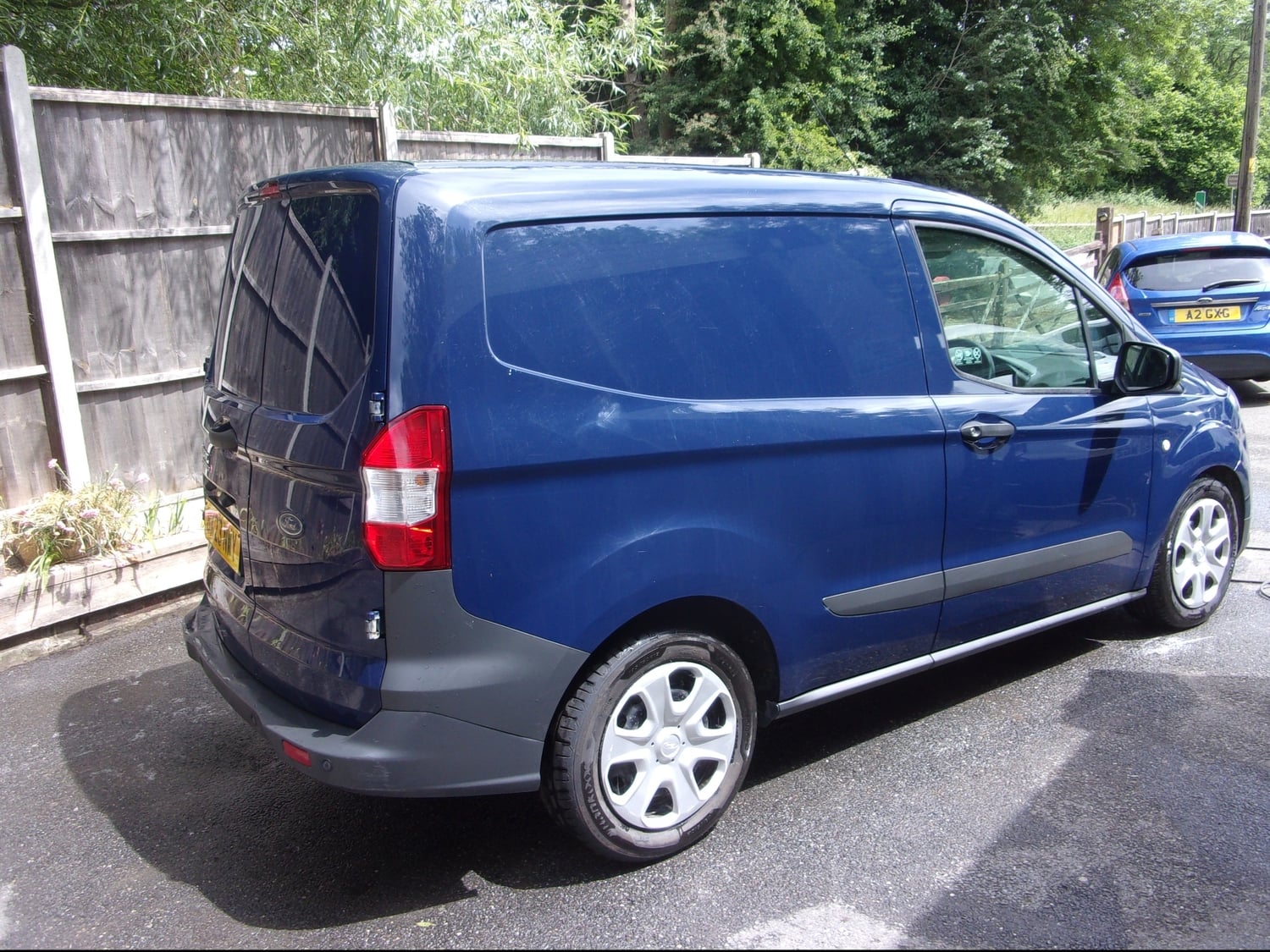 [ berth ]Ford Transit Courier