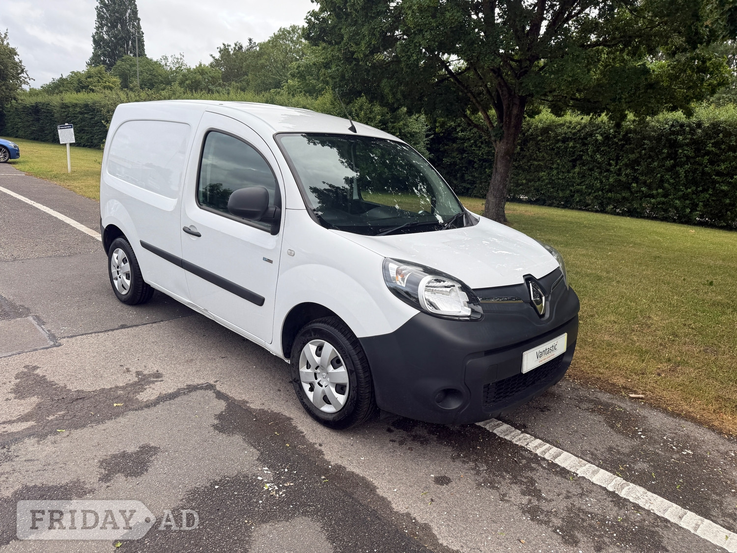 Renault Kangoo 2020 in Chertsey