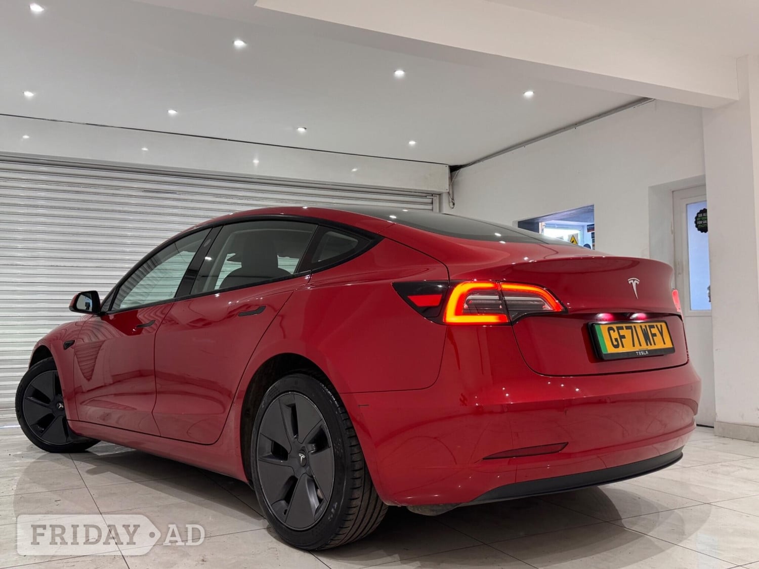 [ berth ]Tesla Model 3