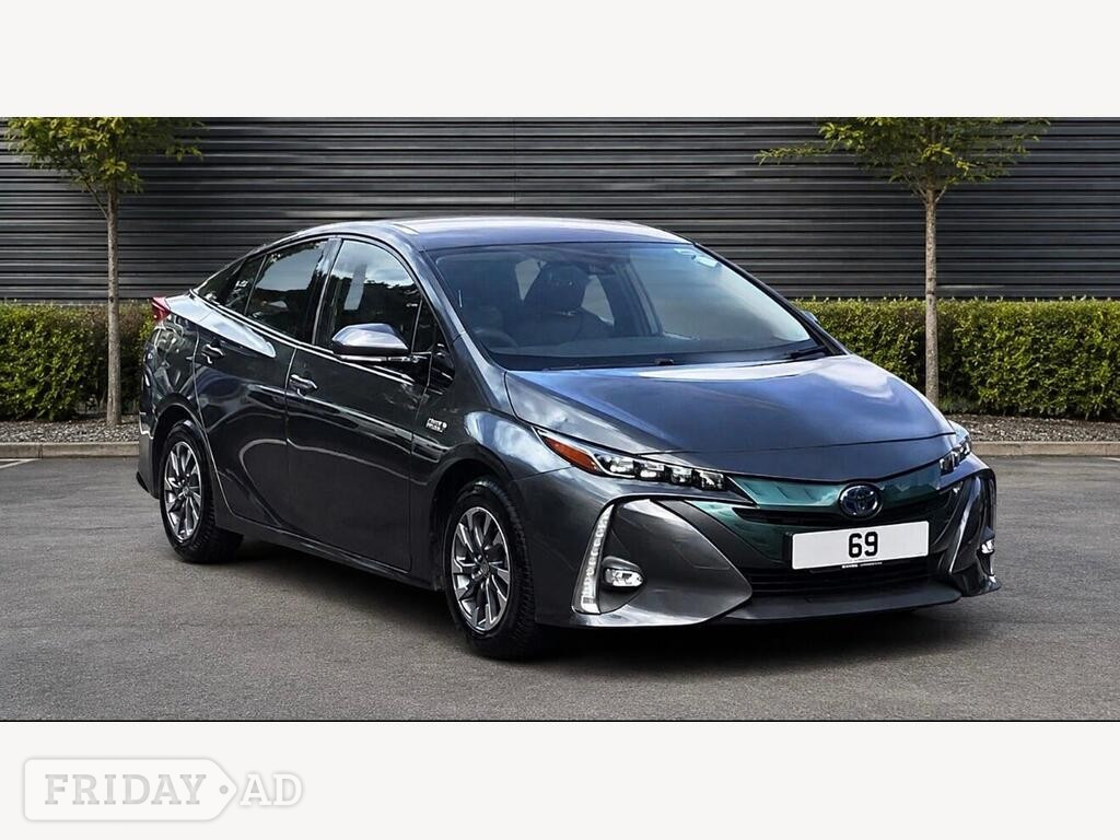 Toyota Prius 2019 in Slough
