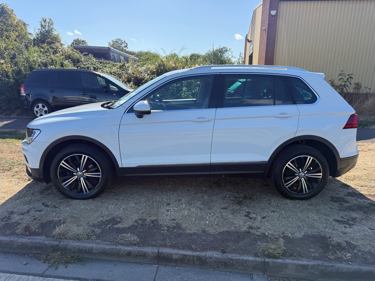 Volkswagen Tiguan 2017 - Cars