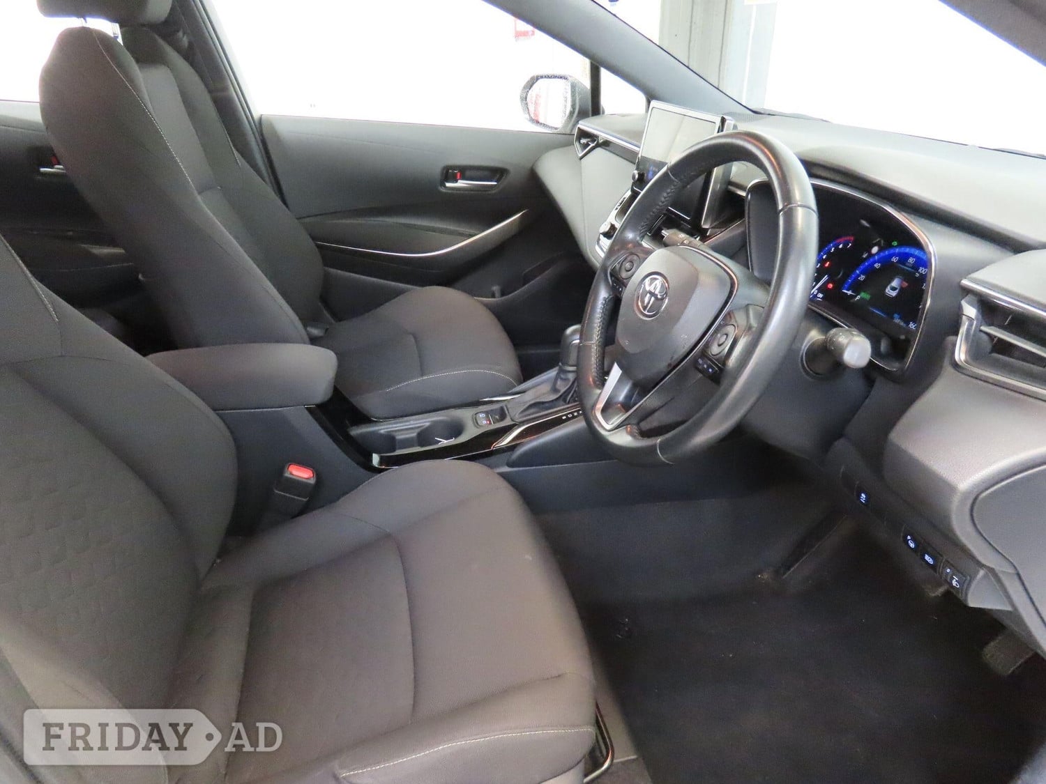 Toyota Corolla 2022 - Cars in Addlestone