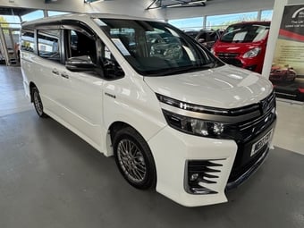 Toyota Voxy 2017