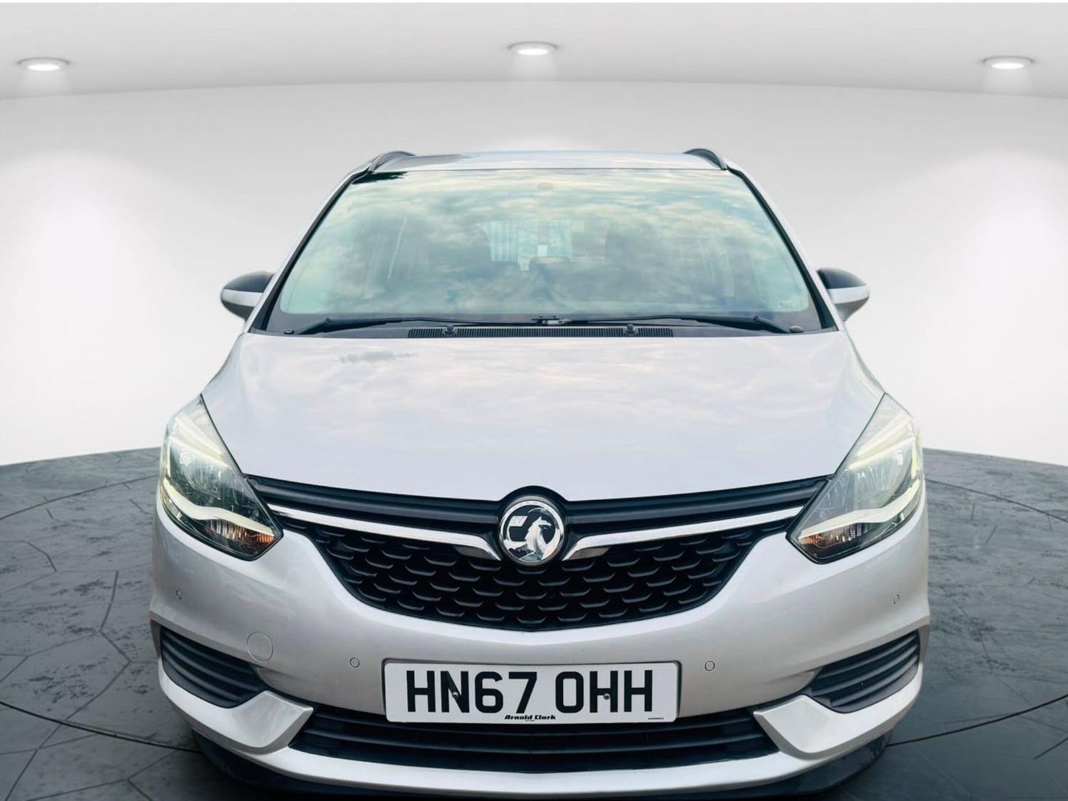 [ berth ]Vauxhall Zafira Tourer