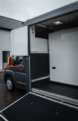 Hunter   Horsebox - Trailers & Horseboxes