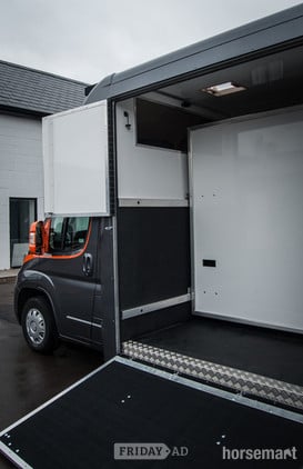 Hunter   Horsebox - Trailers & Horseboxes
