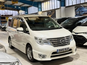 Nissan Serena 2015