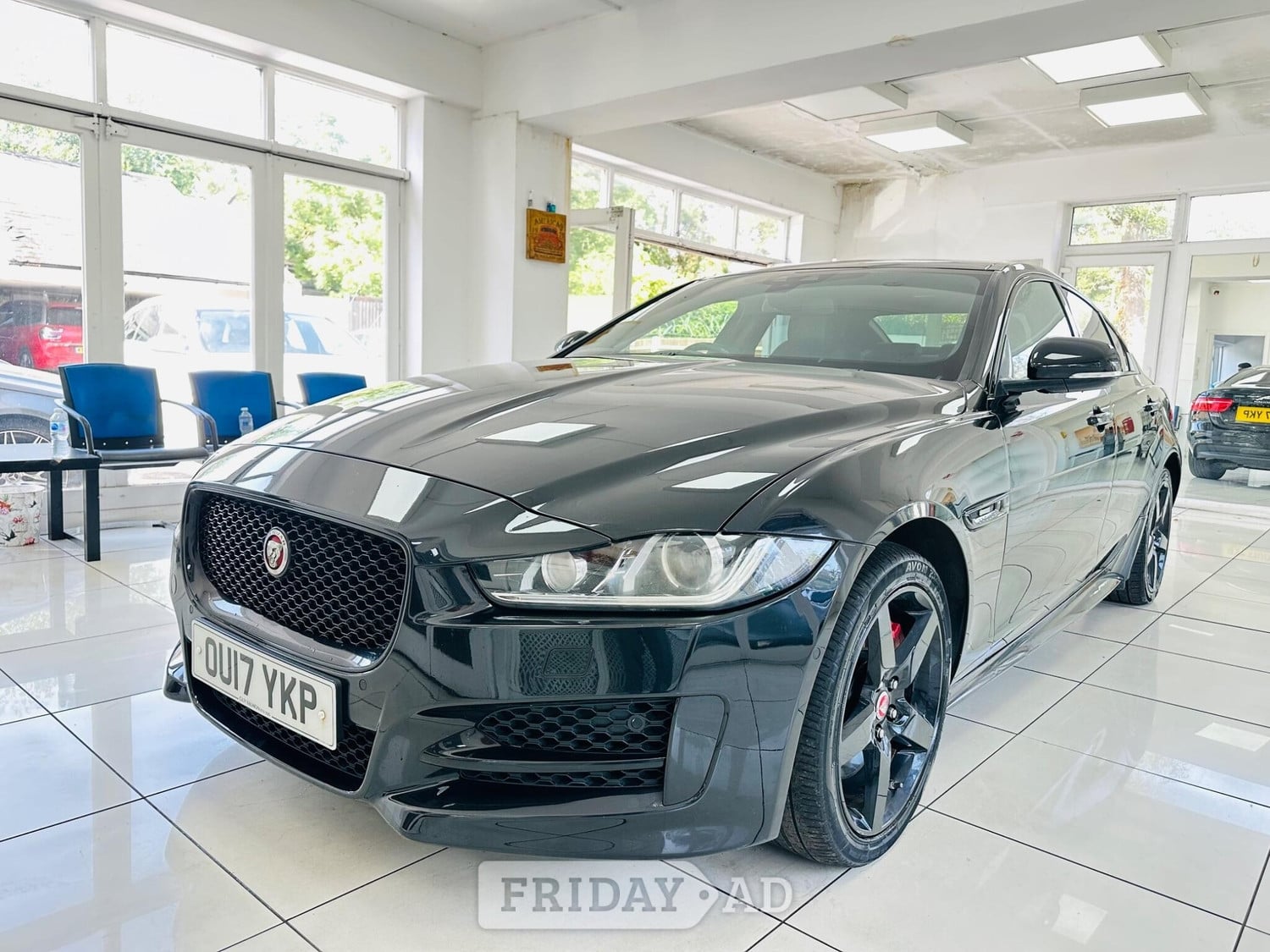 Jaguar XE 2017 - Cars in Iver
