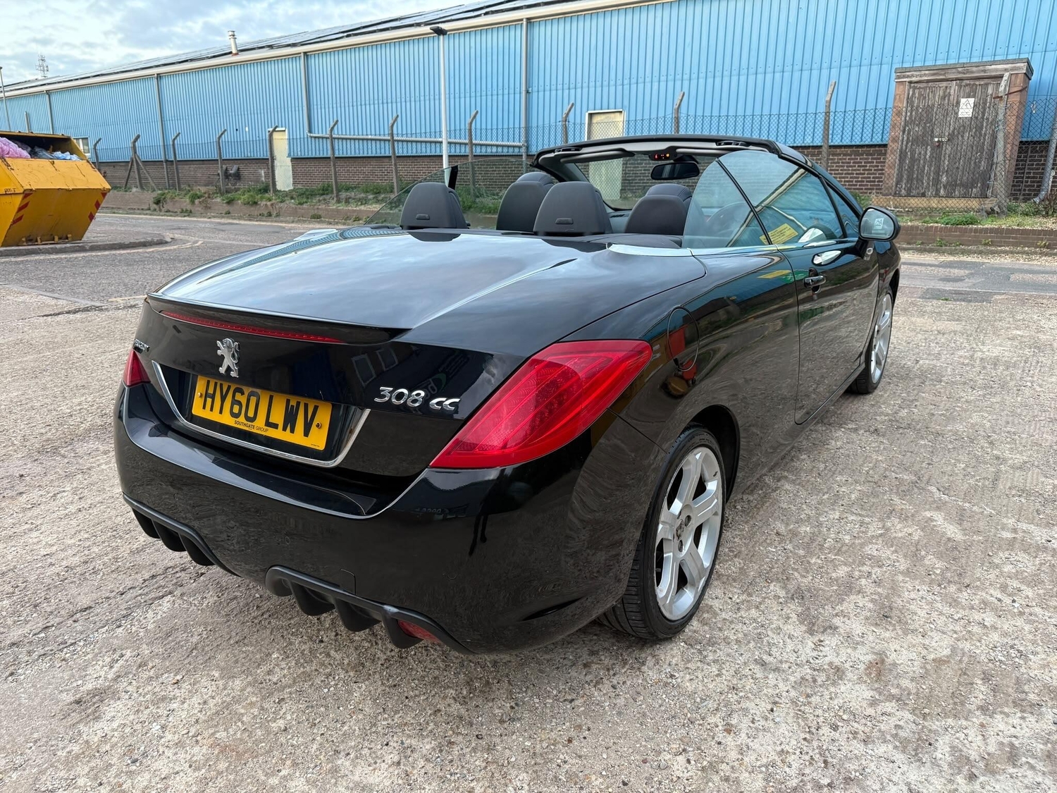 [ berth ]Peugeot 308 CC