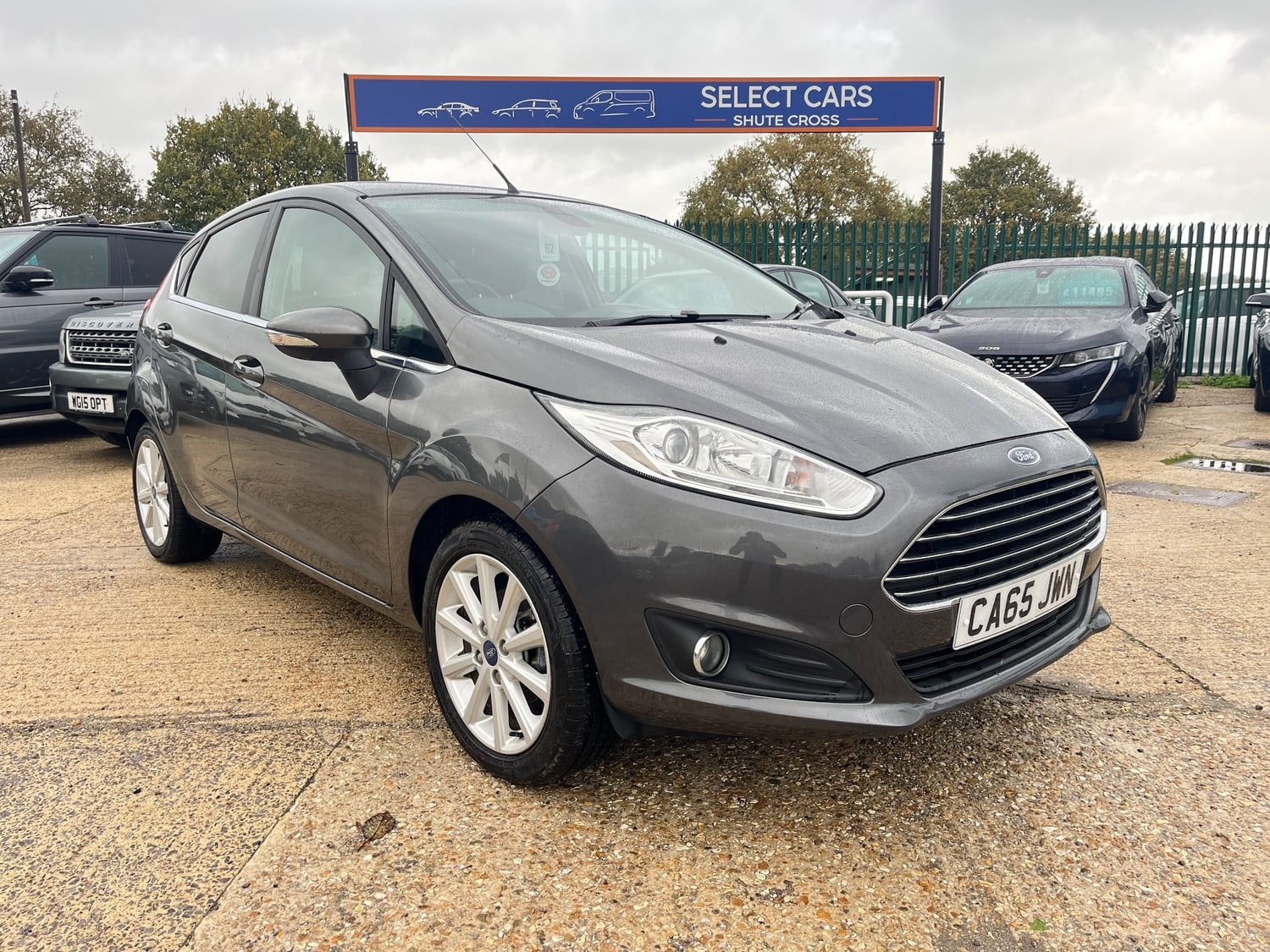 [ berth ]Ford Fiesta