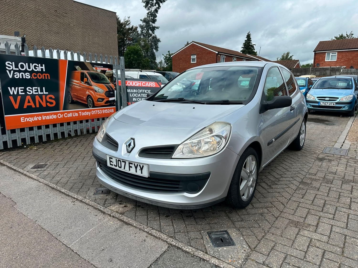 Renault Clio Slough