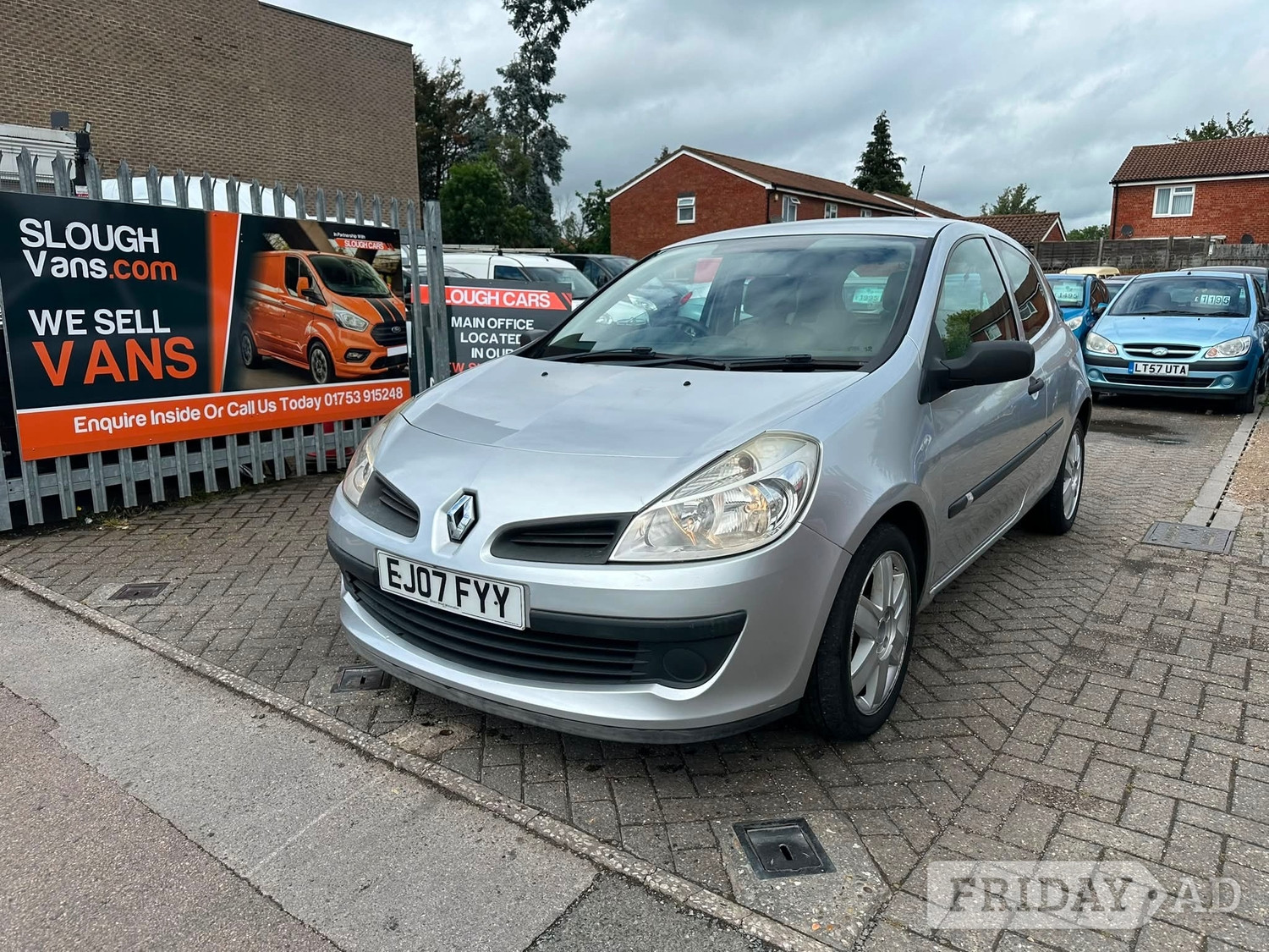 Renault Clio Slough