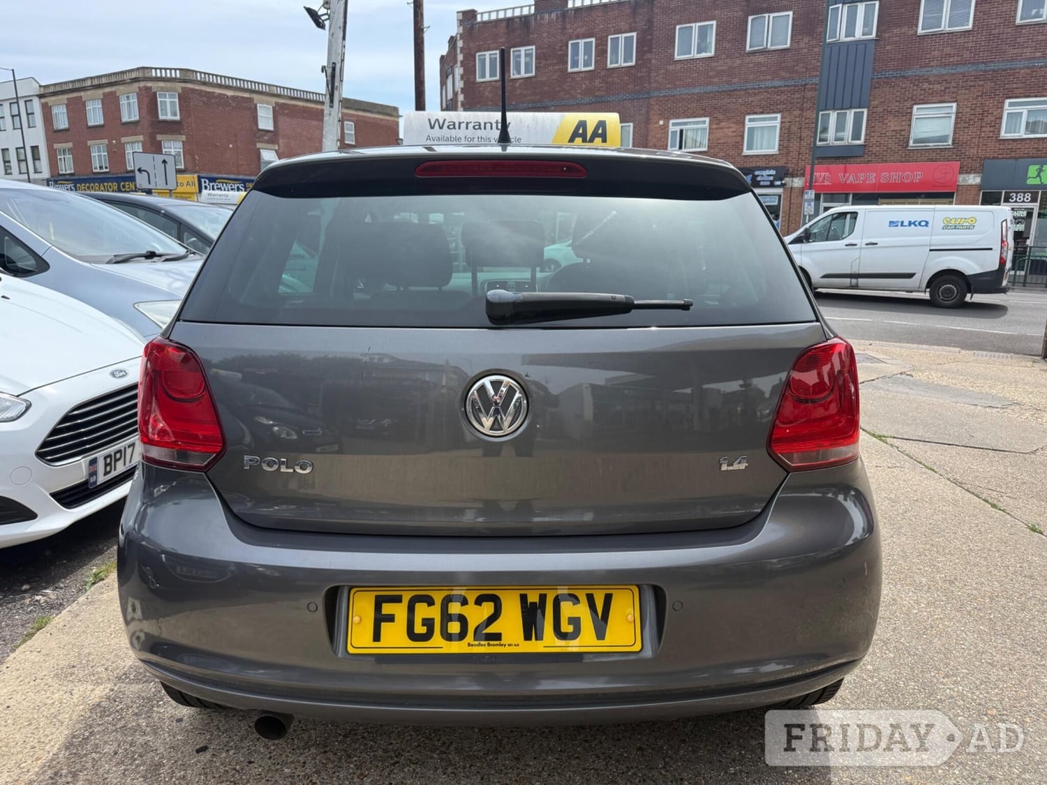 Volkswagen Polo 2012 - Cars