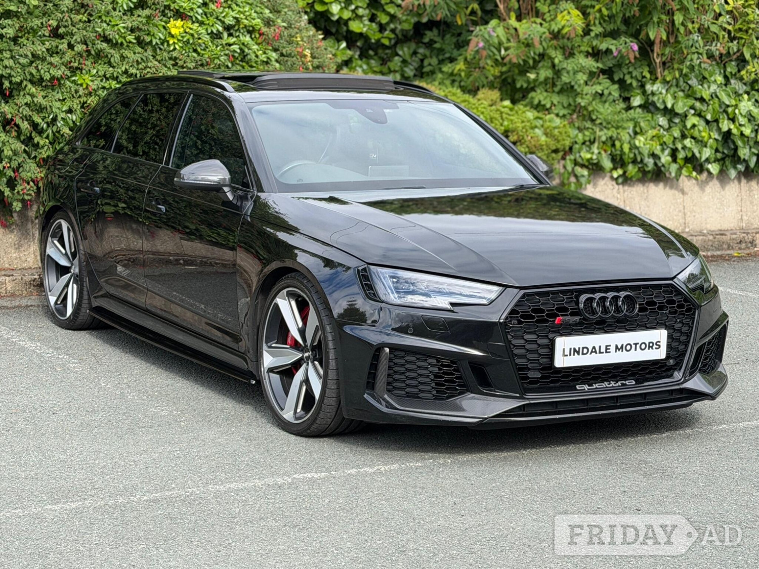 Audi RS4 Avant Oldham