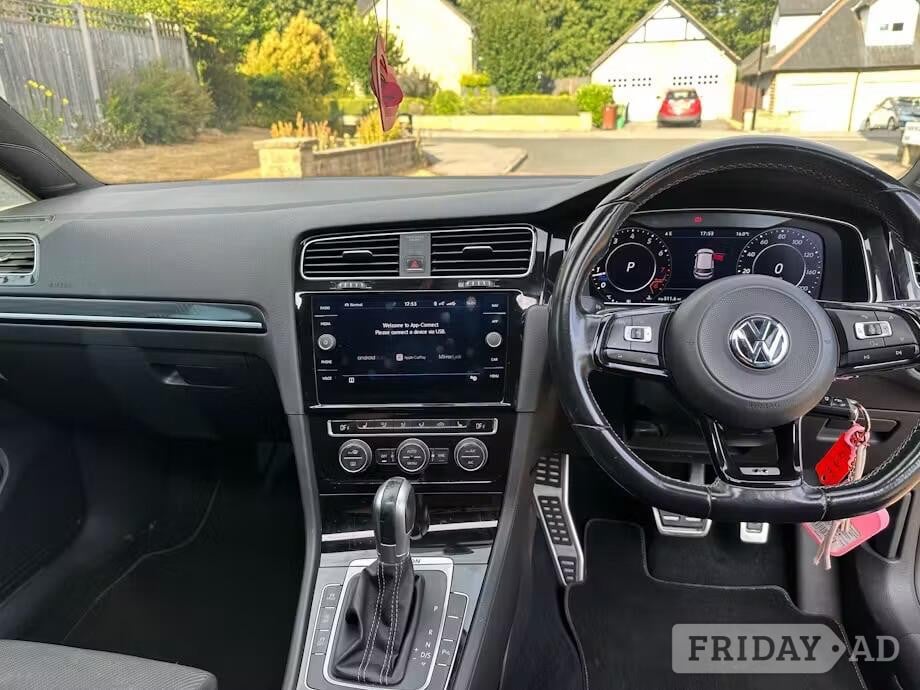 Volkswagen Golf 2018 - Cars