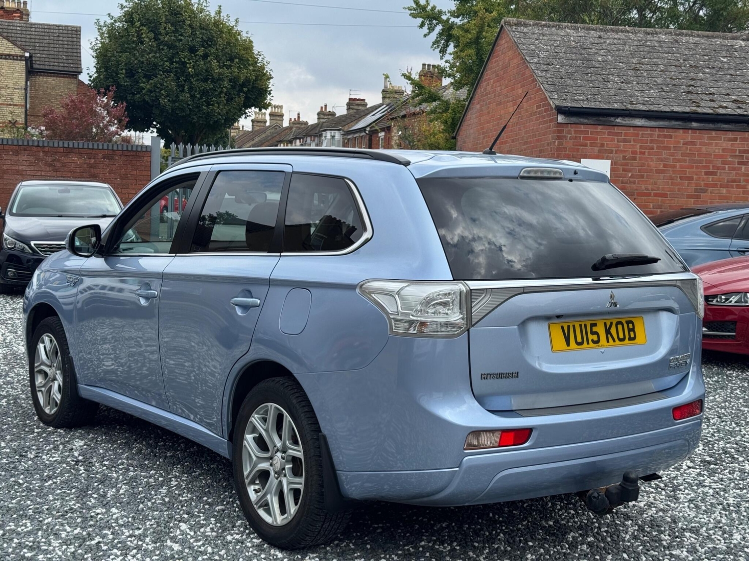 Mitsubishi Outlander 2015 - Cars
