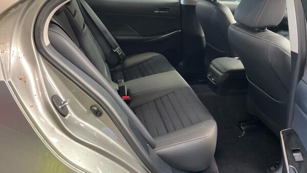 [ berth ]Lexus IS