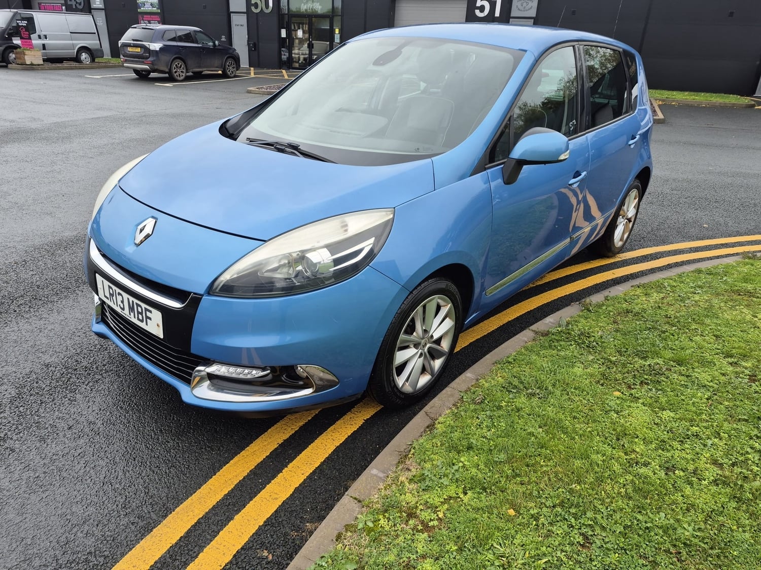 Renault Scenic 2013 - Cars