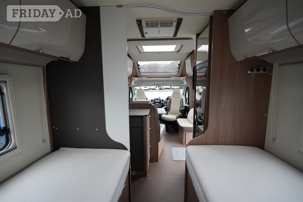 [2 berth ]Burstner Ixeo T 720