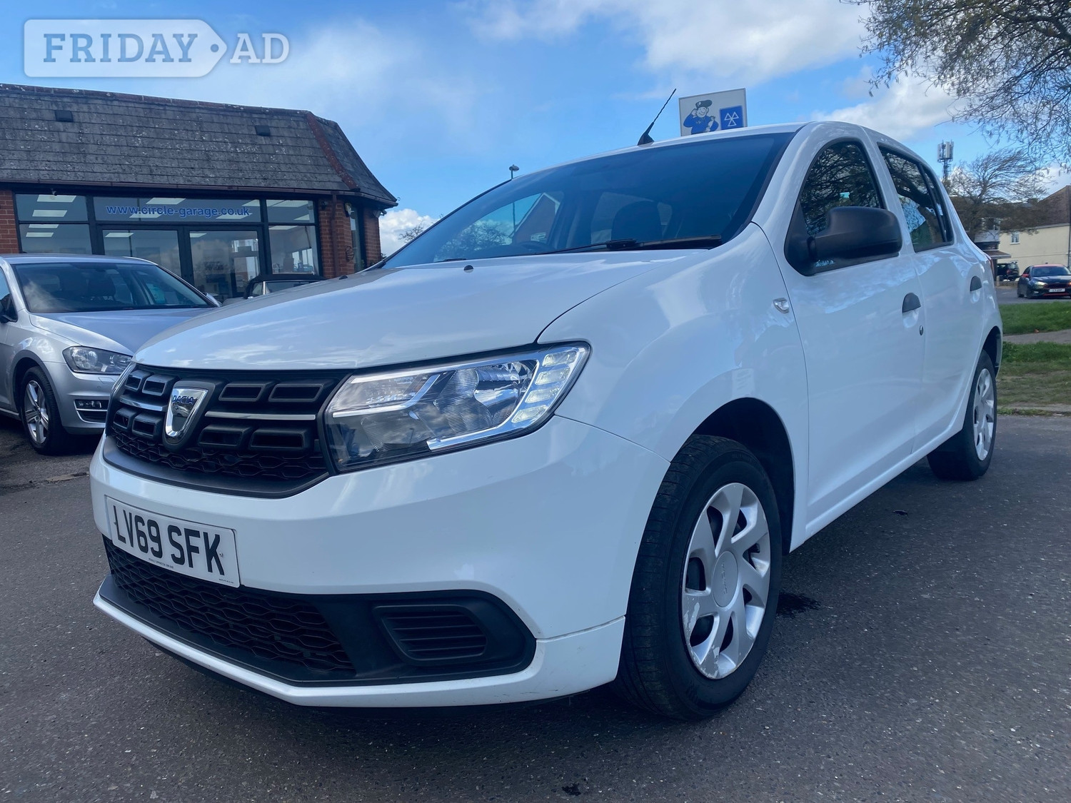 [ berth ]Dacia Sandero