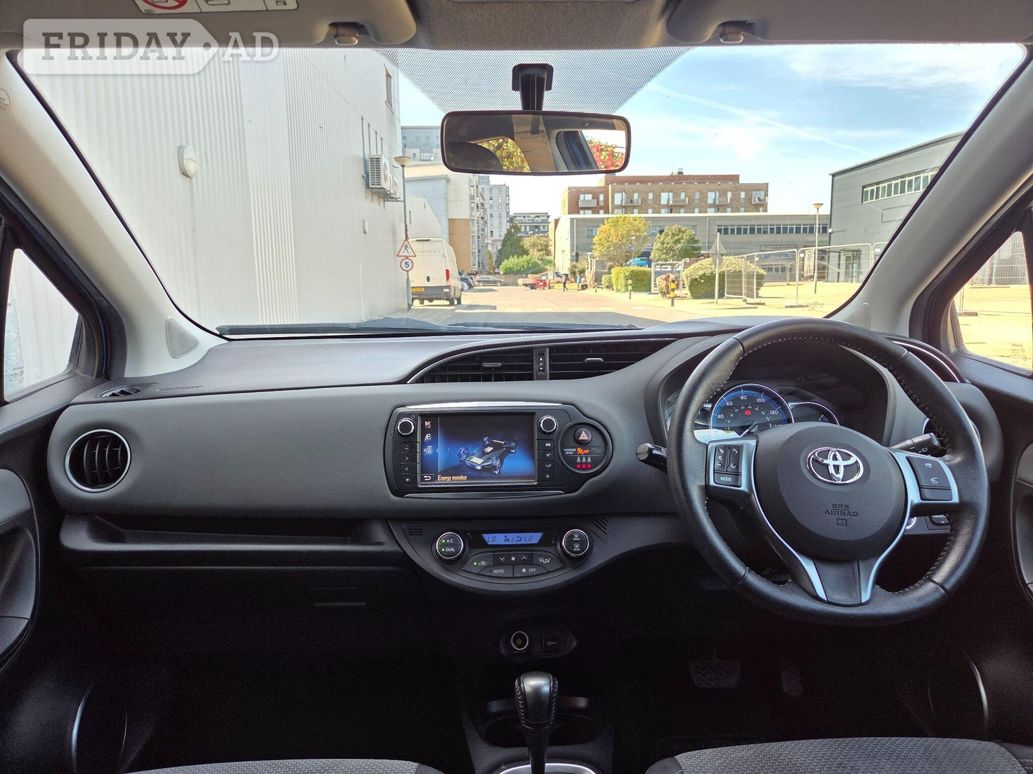 Toyota Yaris 2015 - Cars in Slough