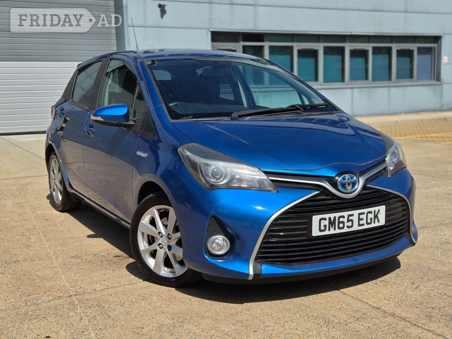 Toyota Yaris 2015 - Cars