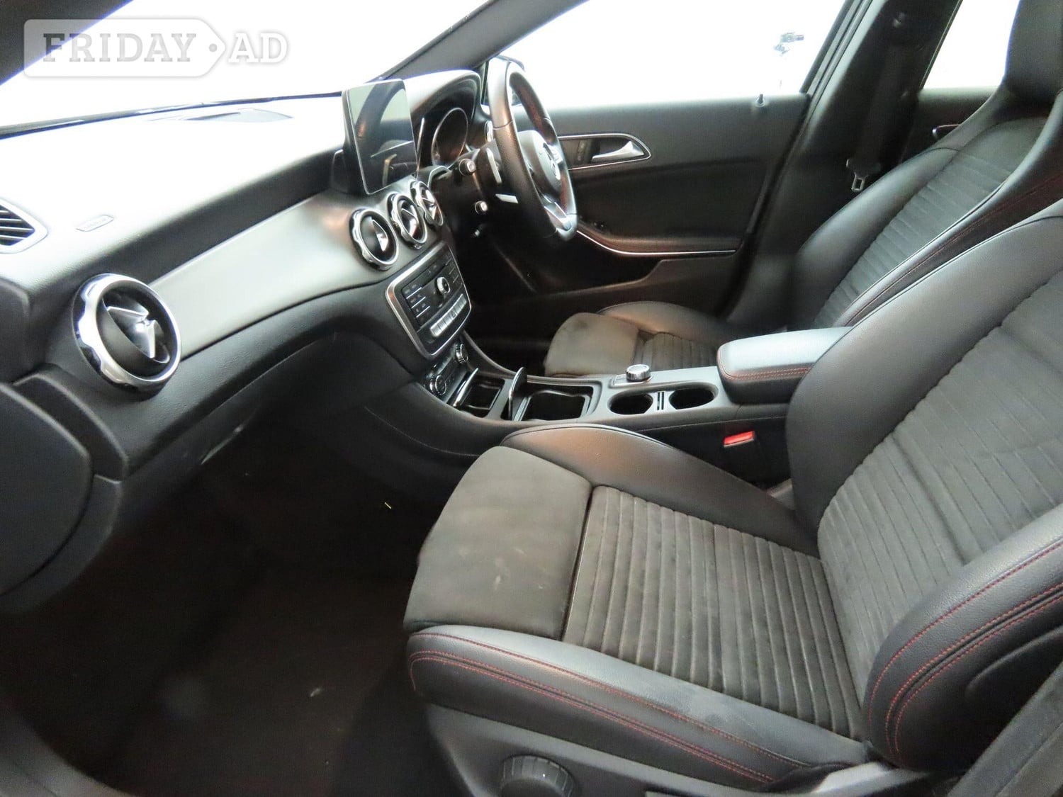 Mercedes-Benz GLA 2019 - Cars in Addlestone