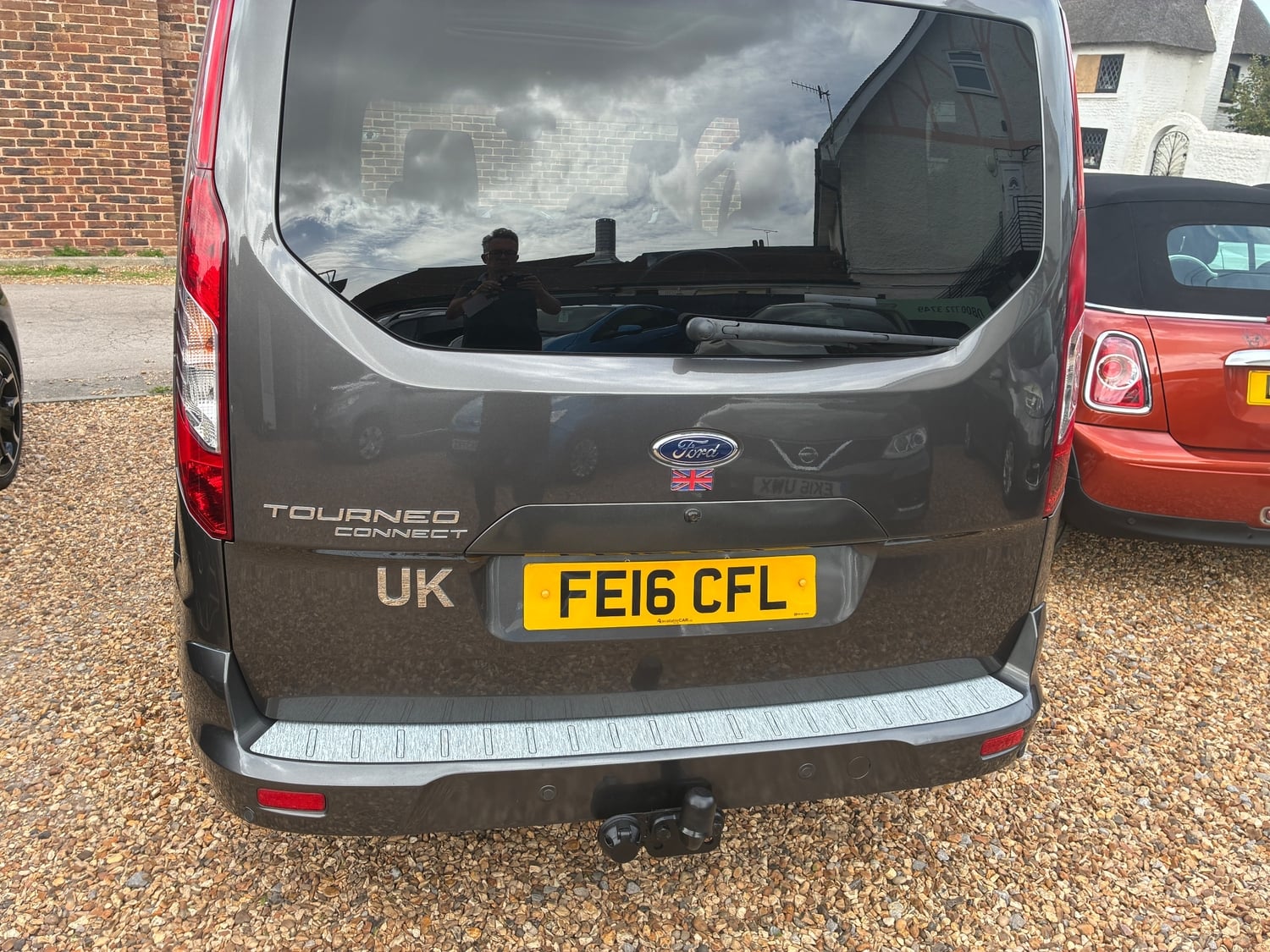 Ford Tourneo Connect 2016 - Cars in Bognor Regis