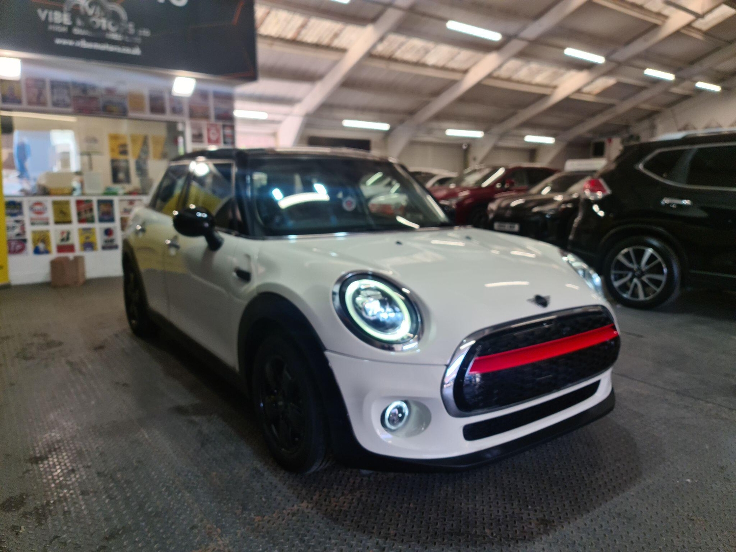 Mini Hatch 2019 - Cars