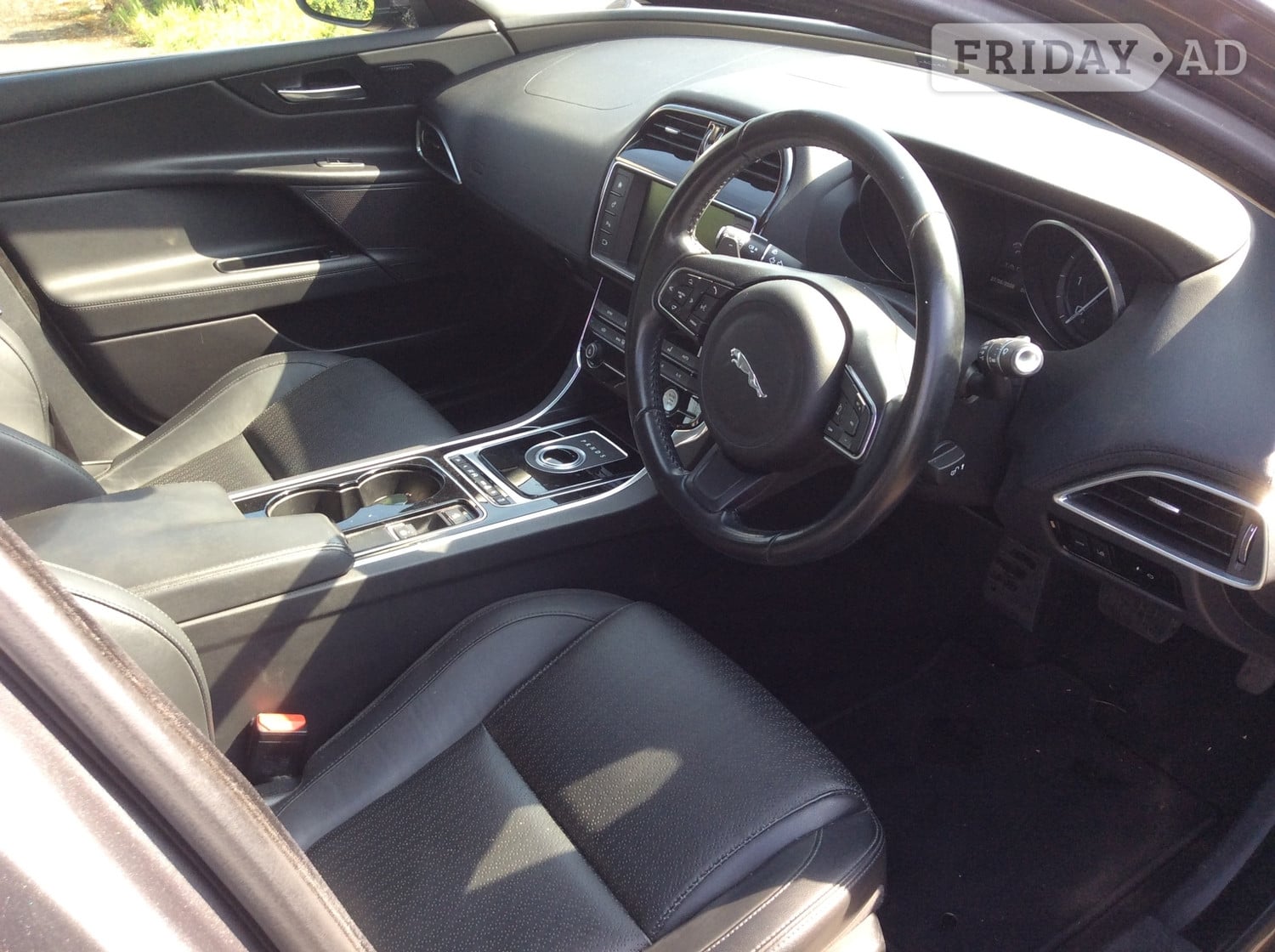 Jaguar XE 2015 - Cars