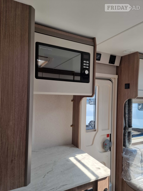 [4 berth ]Coachman Acadia 575