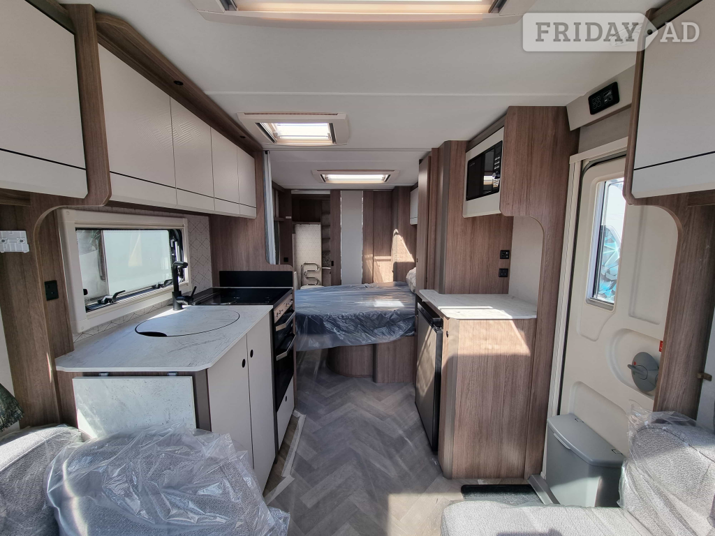 Coachman Acadia 575 2026 - Motorhomes & Caravans