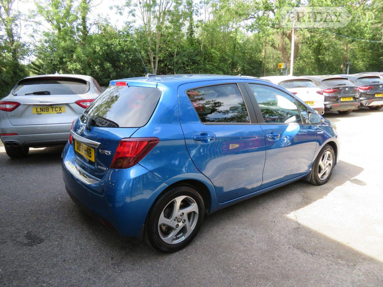 2017 TOYOTA YARIS 1.5 VVT-h Icon Hatchback 5dr Petrol Hybrid E-CVT Euro 6 (s/s) (100 ps) - Cars
