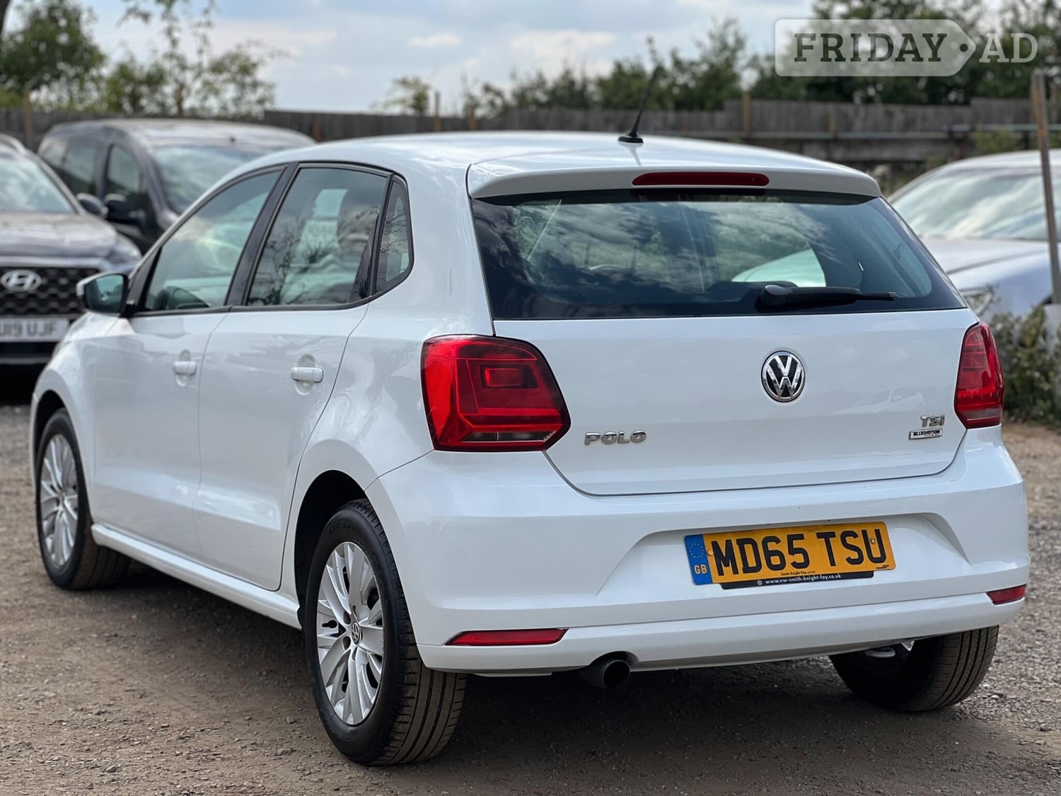 Volkswagen Polo 2015 - Cars