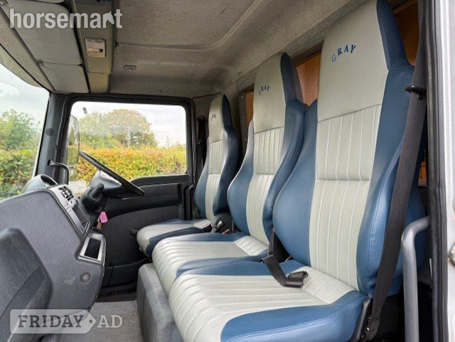 [ berth ]Grays Horseboxes 