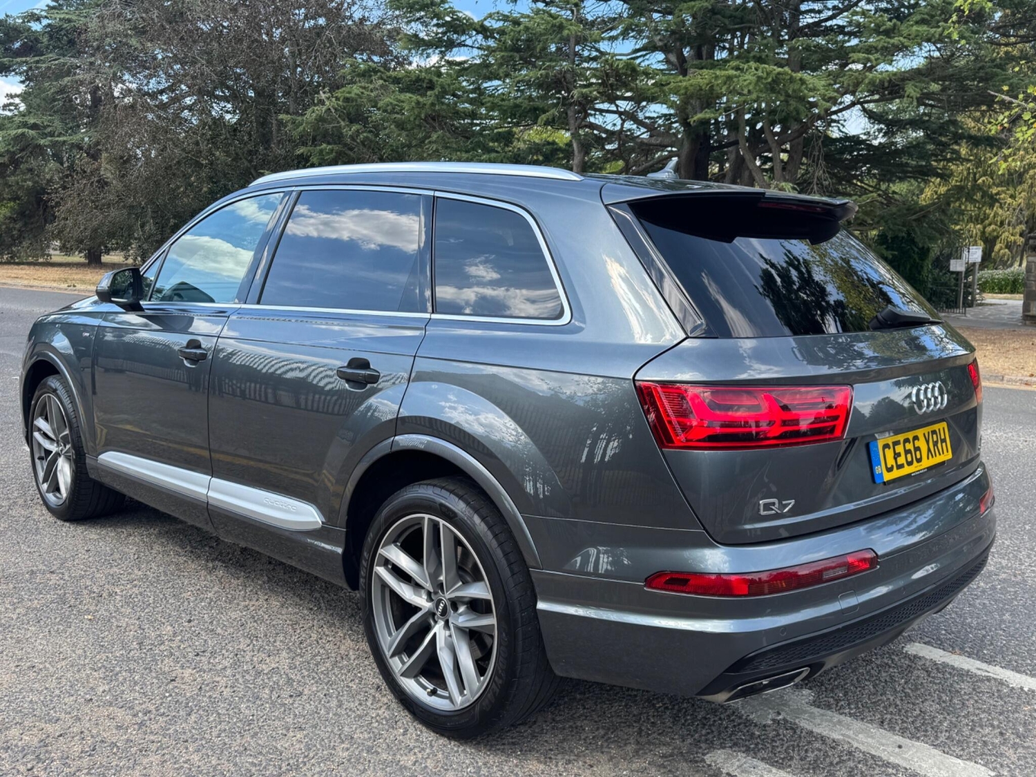 Audi Q7 2016 - Cars