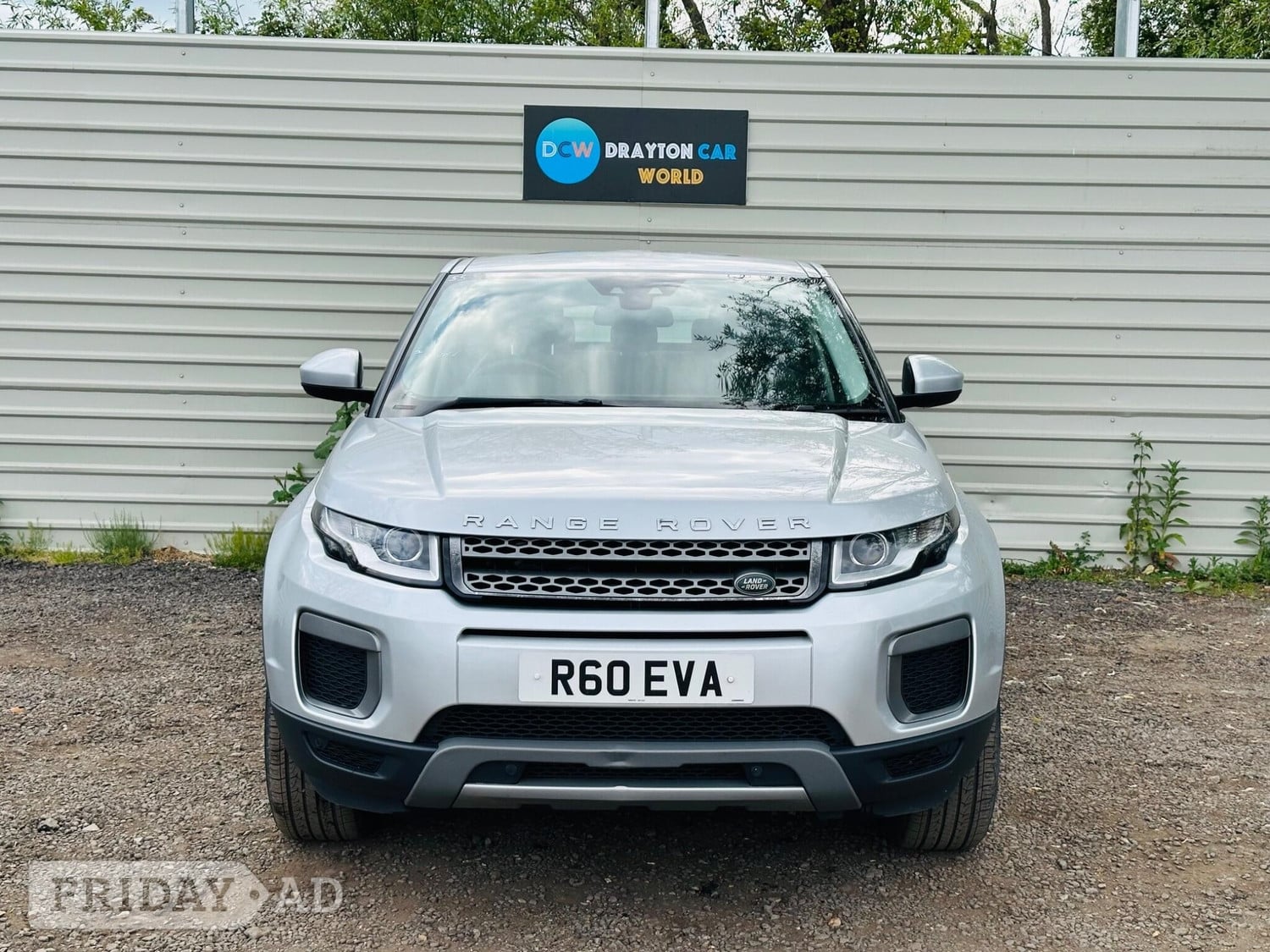 [ berth ]Land Rover Range Rover Evoque