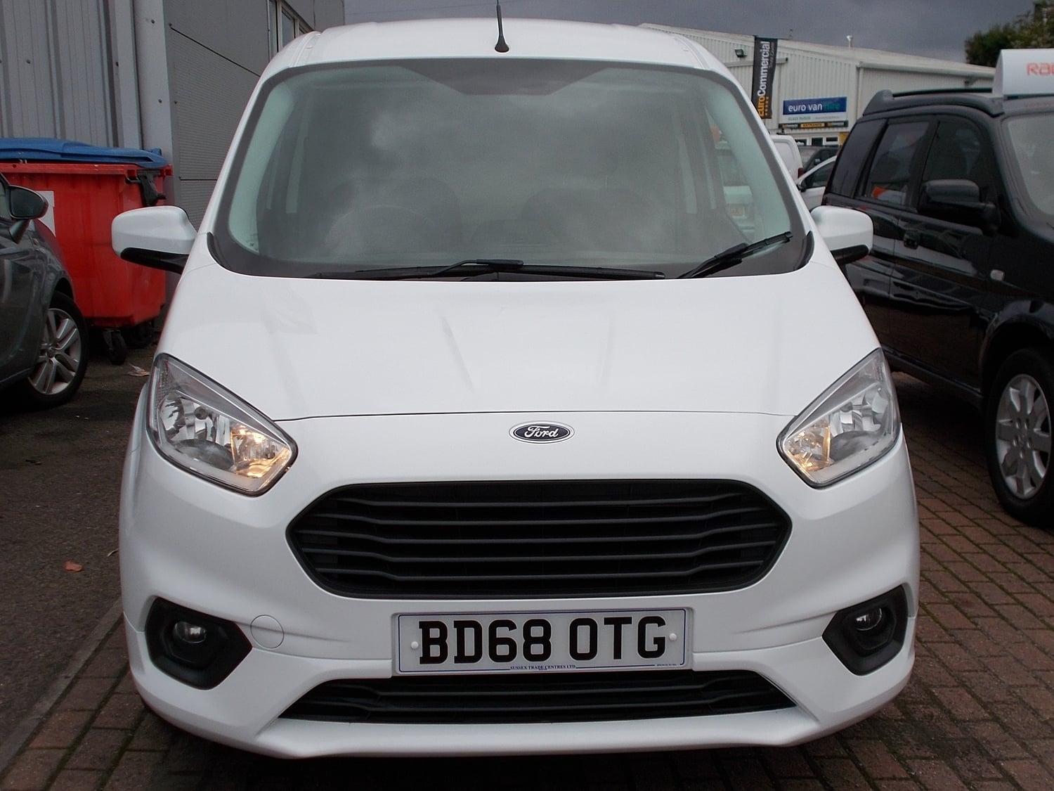 [ berth ]Ford Transit Courier
