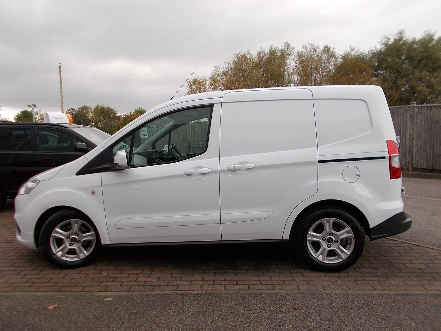 Ford Transit Courier 2018 - Vans & Commercial Vehicles