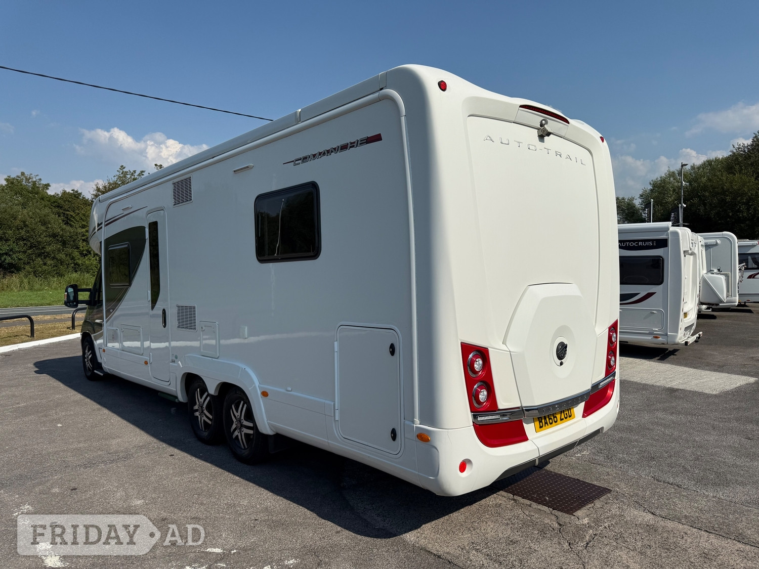 [ berth ]Auto-Trail Frontier Comanche