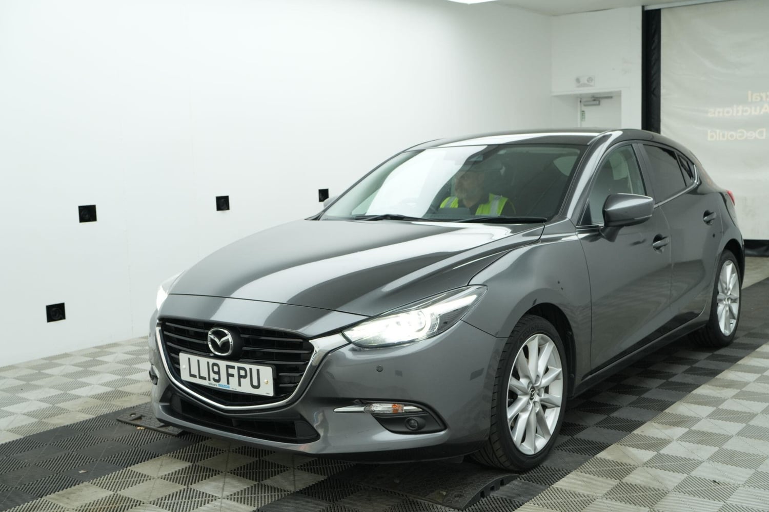 [ berth ]Mazda 3