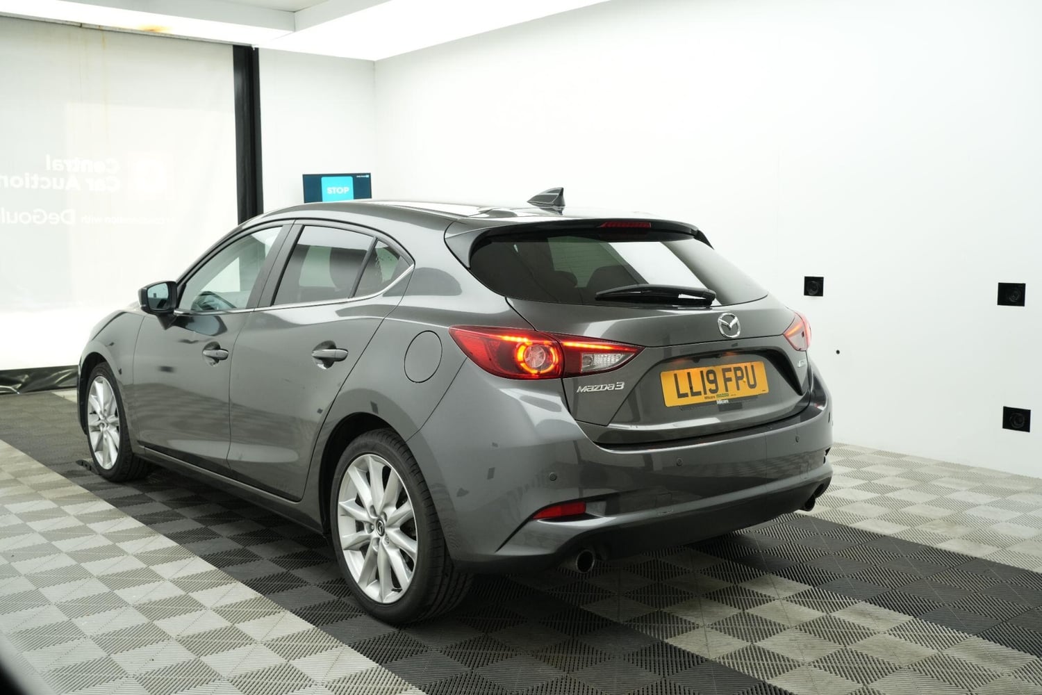 Mazda 3 2019 - Cars in Uxbridge