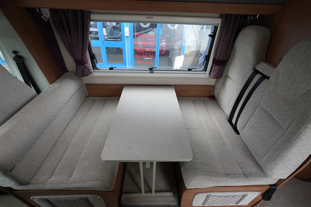 [6 berth ]Auto-Trail Scout FIAT AUTO 6 BERTH 4 TRAVEL SEAT MOTORHOME