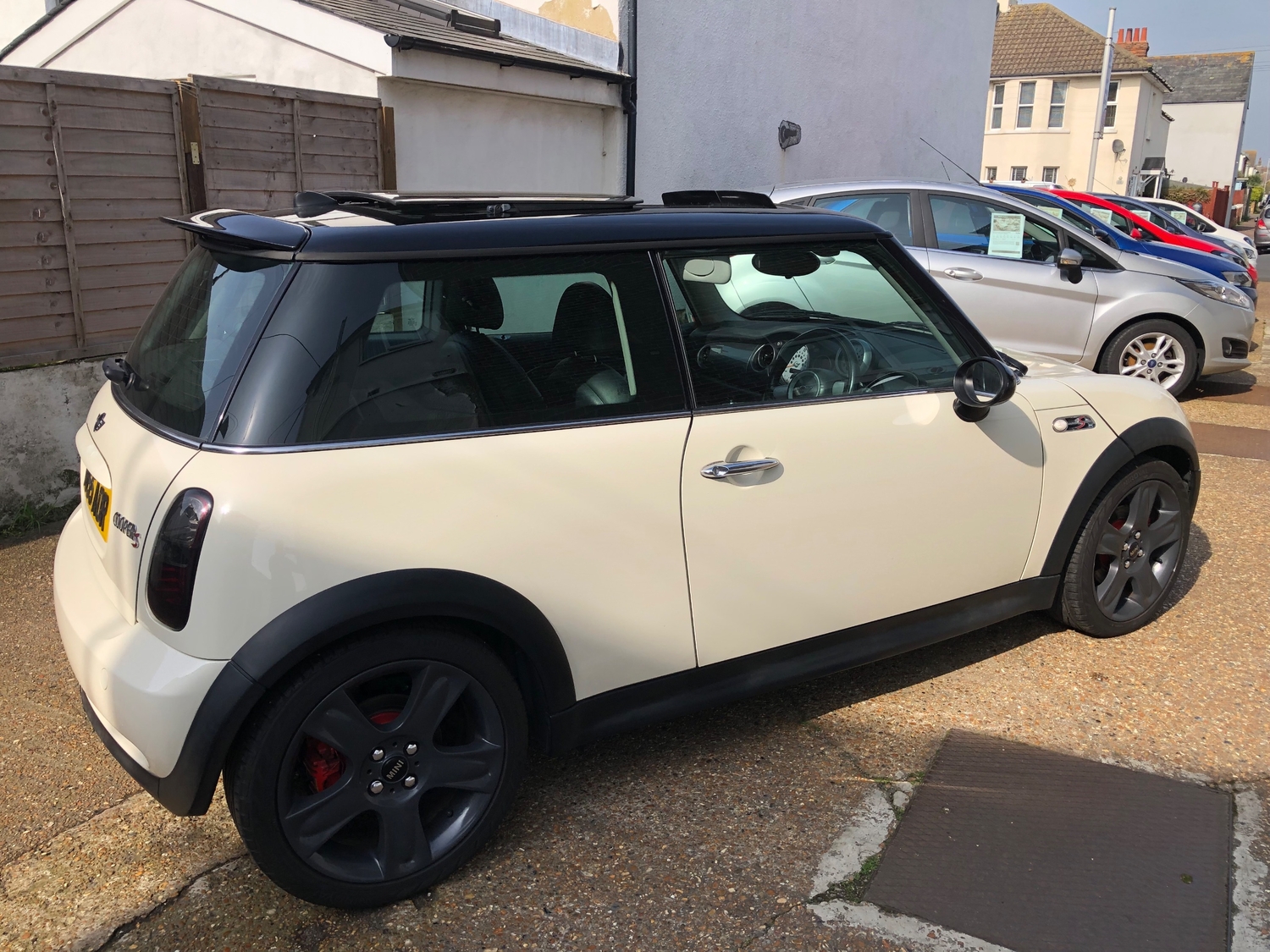 Mini Hatch 2005 - Cars in Eastbourne