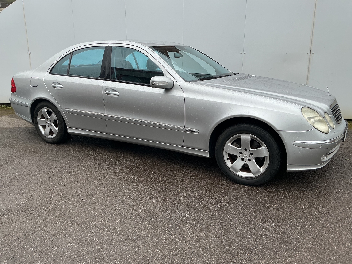 [ berth ]Mercedes-Benz E Class