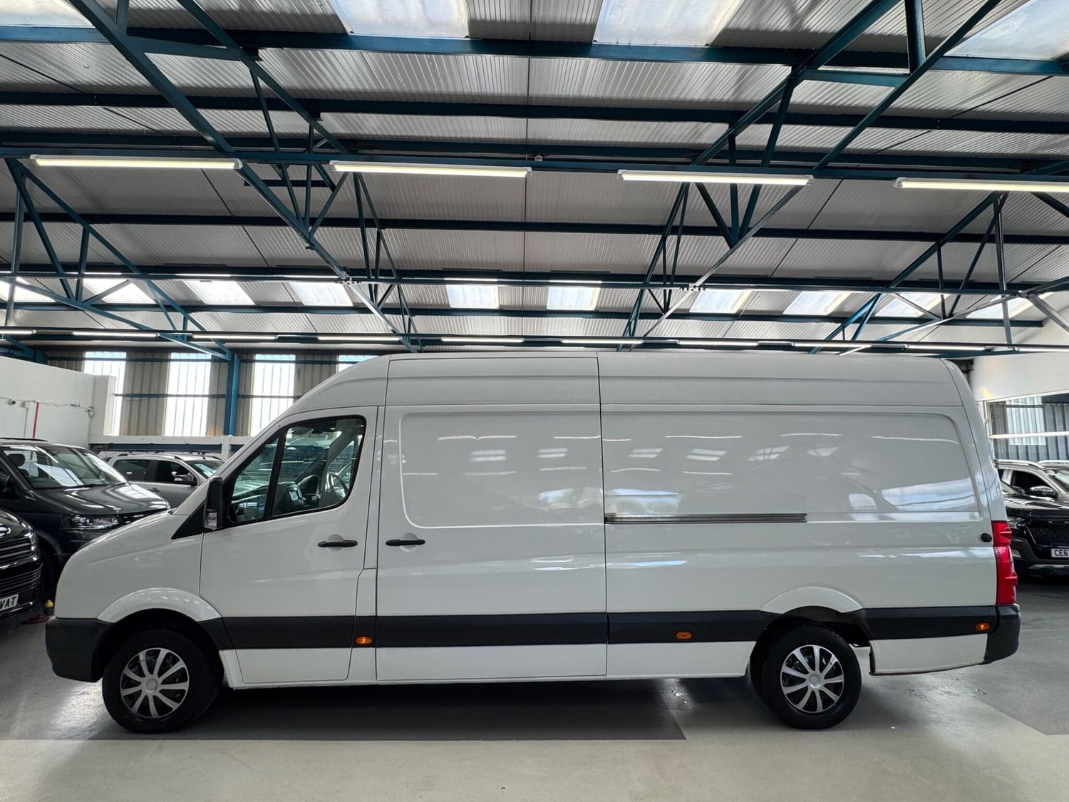 Volkswagen Crafter 2016 - Vans & Commercial Vehicles