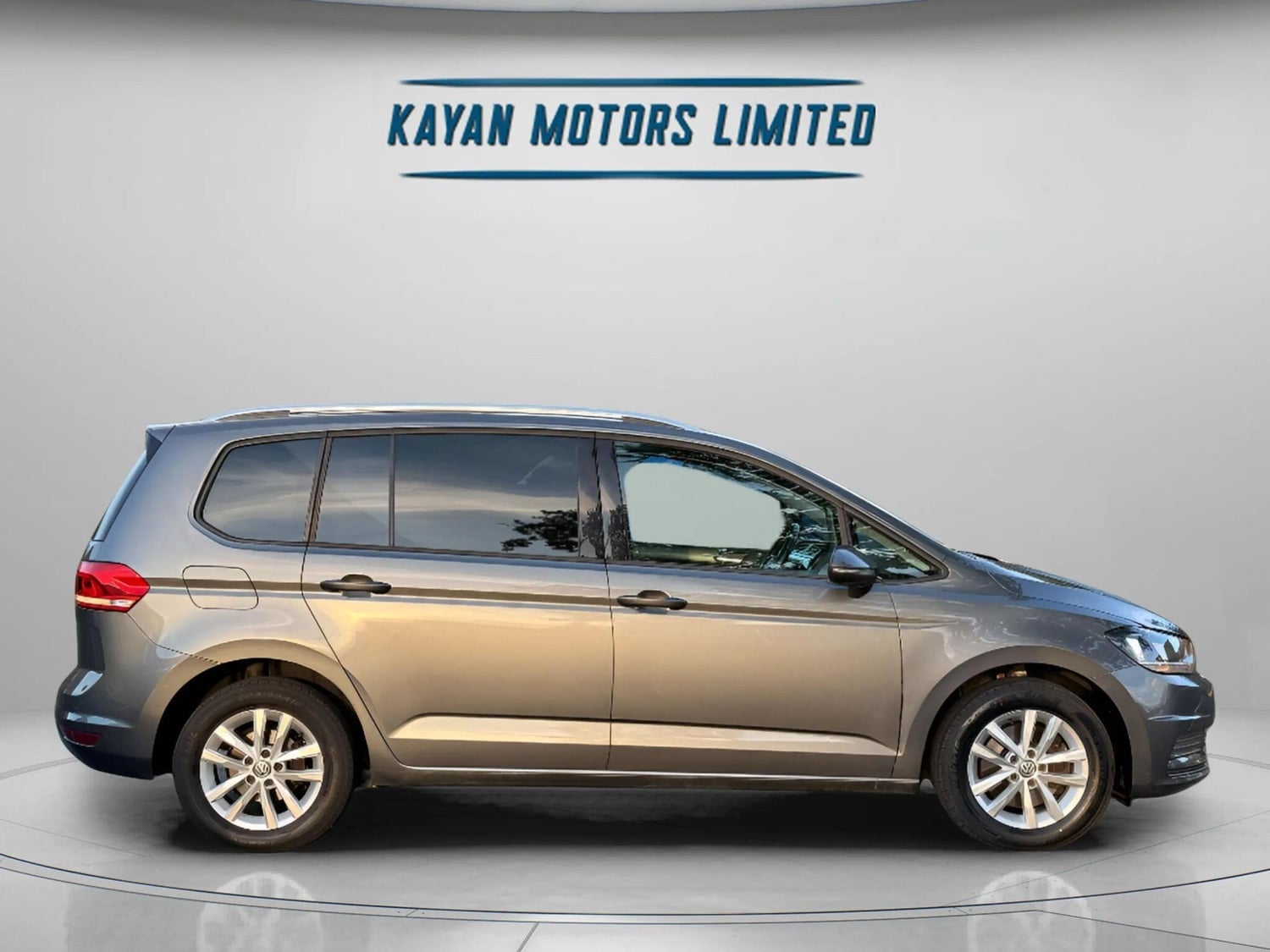 [ berth ]Volkswagen Touran
