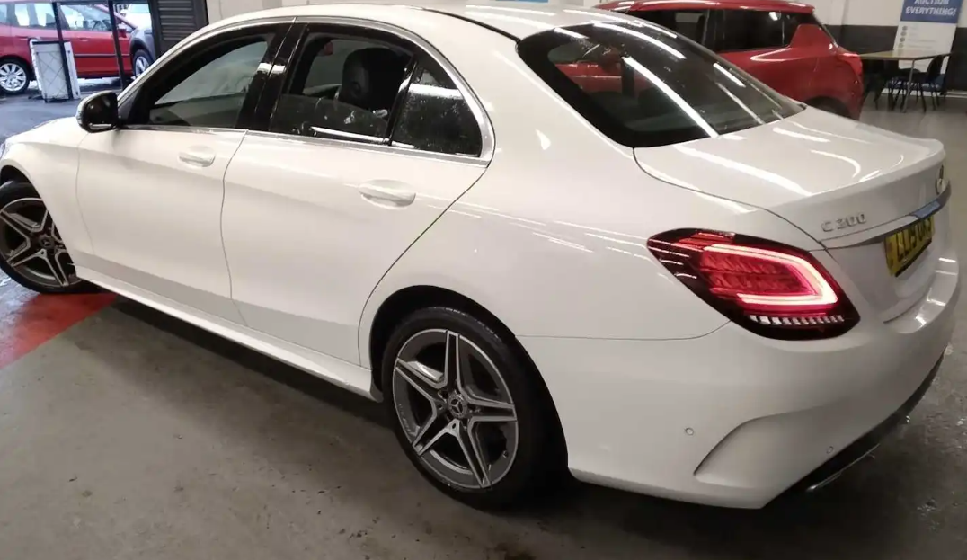 [ berth ]Mercedes-Benz C Class