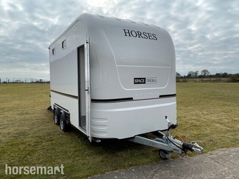 Equi-Trek Space-Treka III Up to 3.5 tonnes Horse Trailer